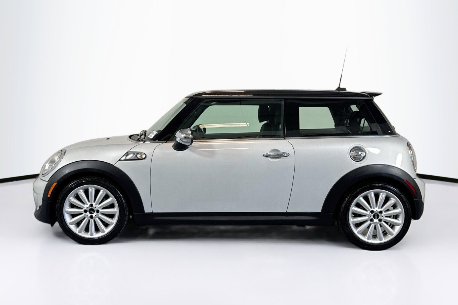 Used 2011 MINI Cooper S image 8