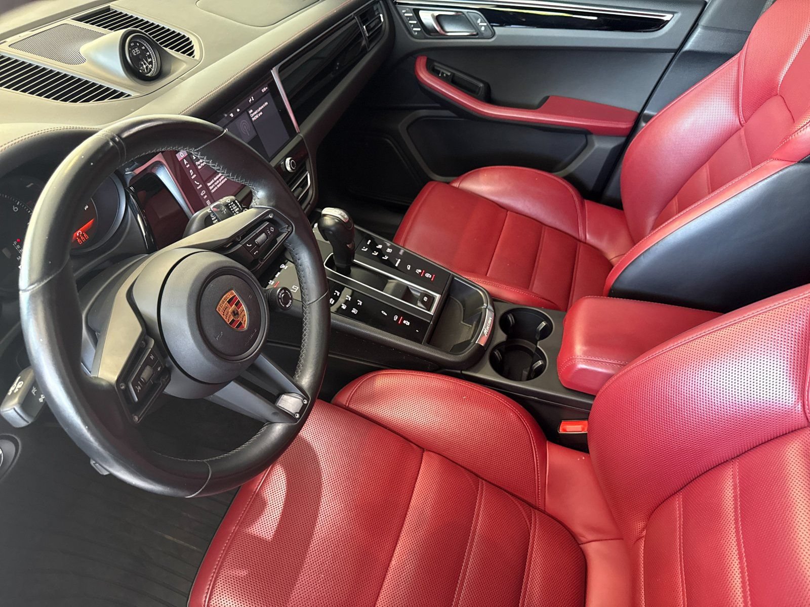 Used 2023 Porsche Macan Turbo AWD/4WD image 5