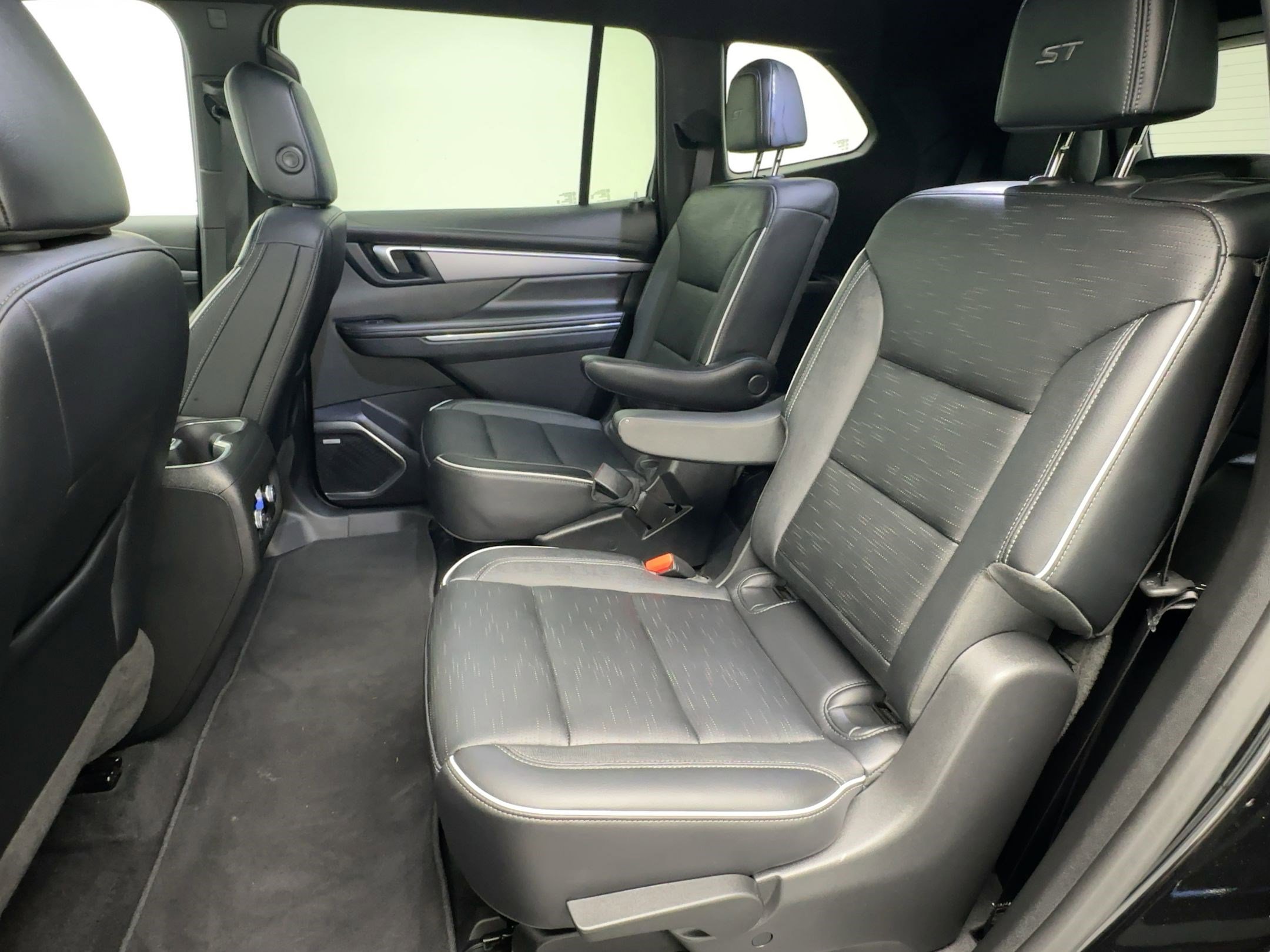 Used 2025 Buick Enclave Sport Touring image 15