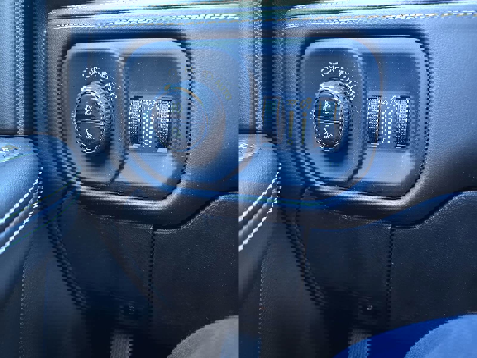 Used 2024 RAM 2500 Limited image 28