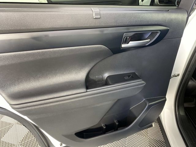 Used 2023 Toyota Highlander XSE AWD/4WD image 28