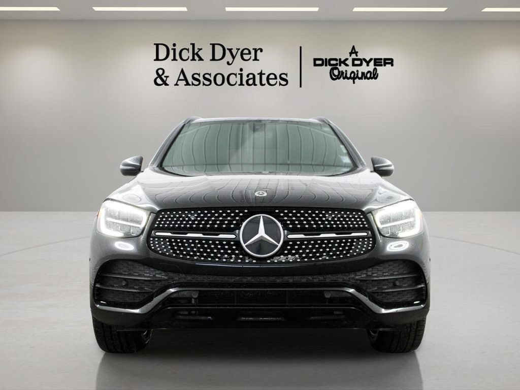 Used 2021 Mercedes-Benz GLC 300 image 4