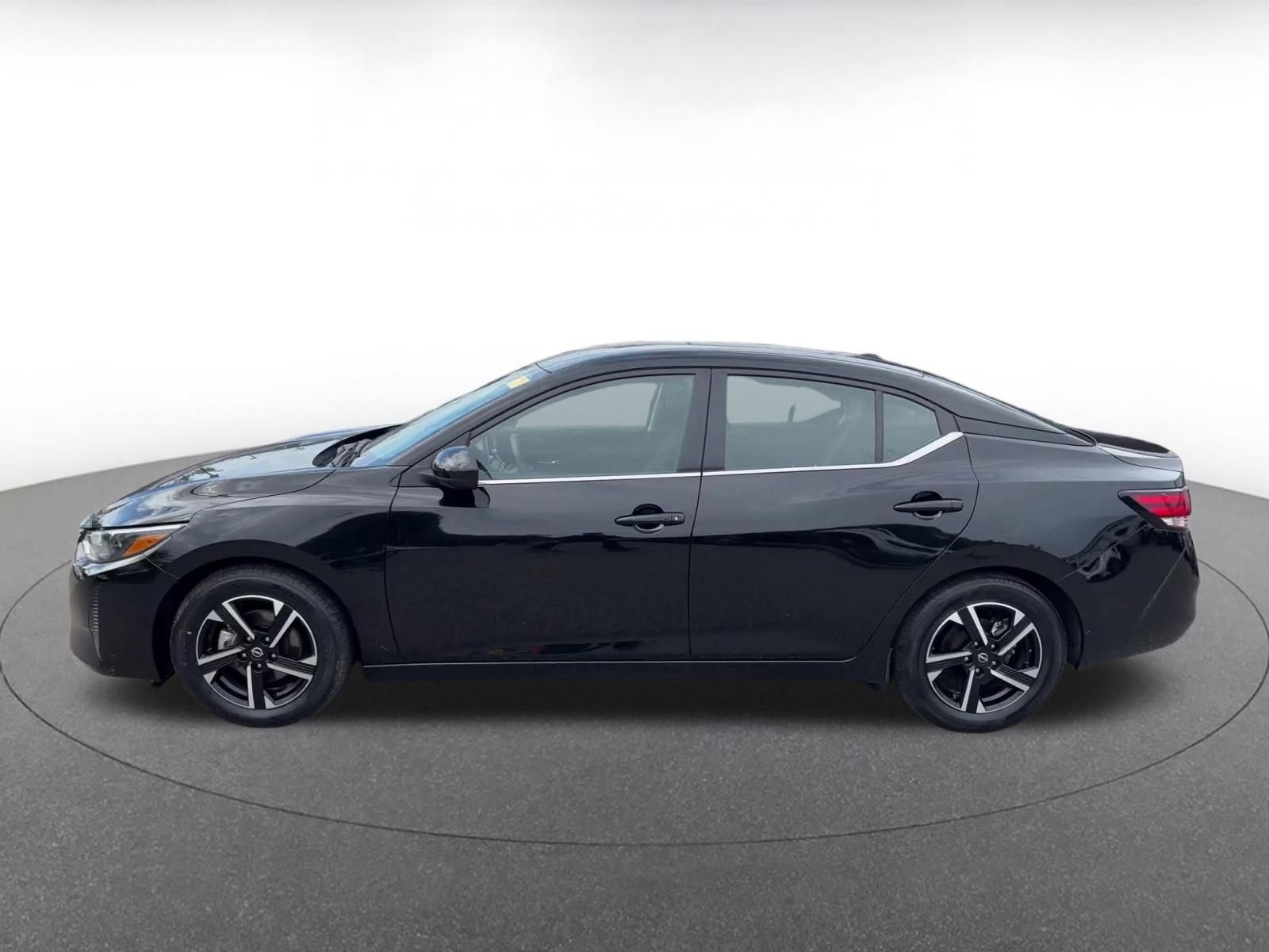 Used 2025 Nissan Sentra SV FWD image 8