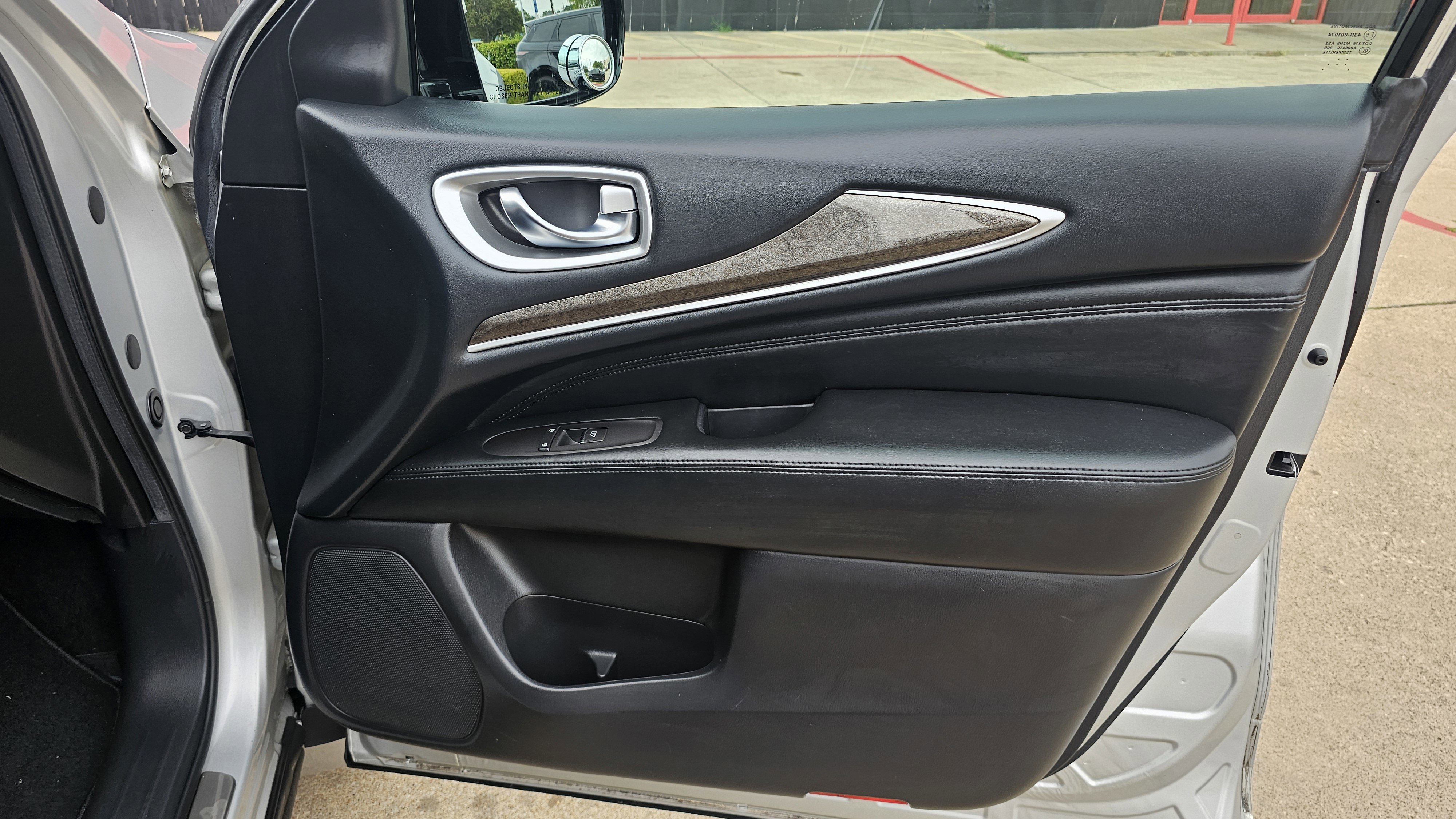 Used 2014 INFINITI QX60 AWD w/ Premium Plus Package image 34