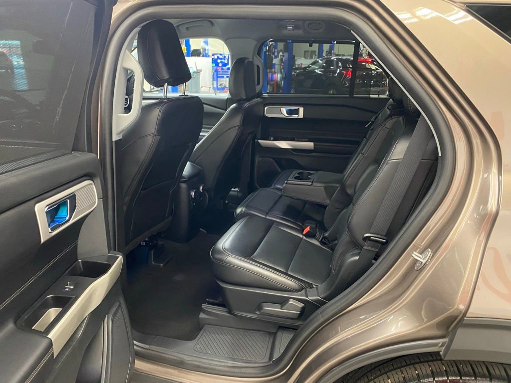 Used 2021 Ford Explorer Limited w/ Equipment Group 301A image 18