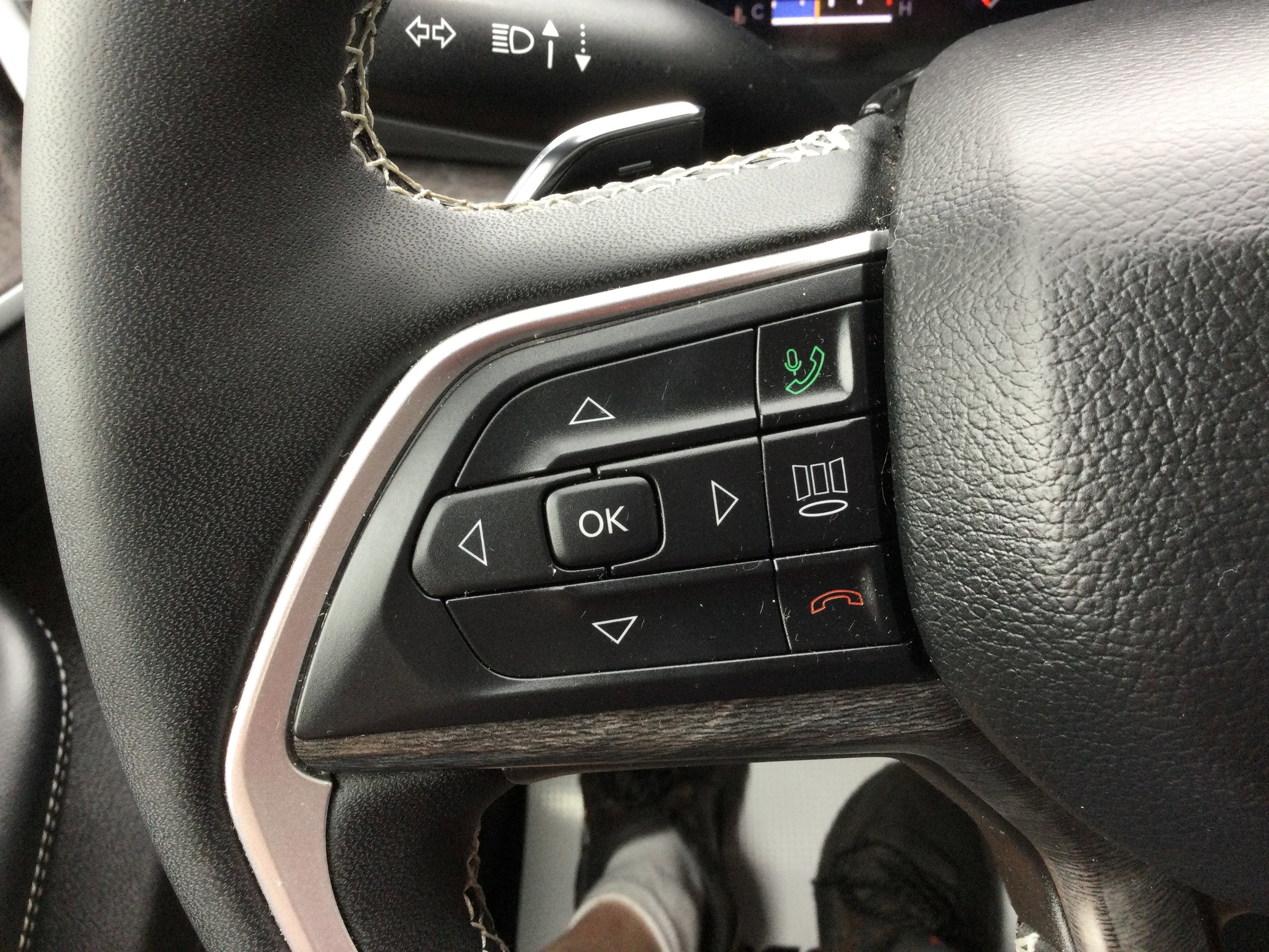 Used 2024 Jeep Grand Cherokee L Limited image 17