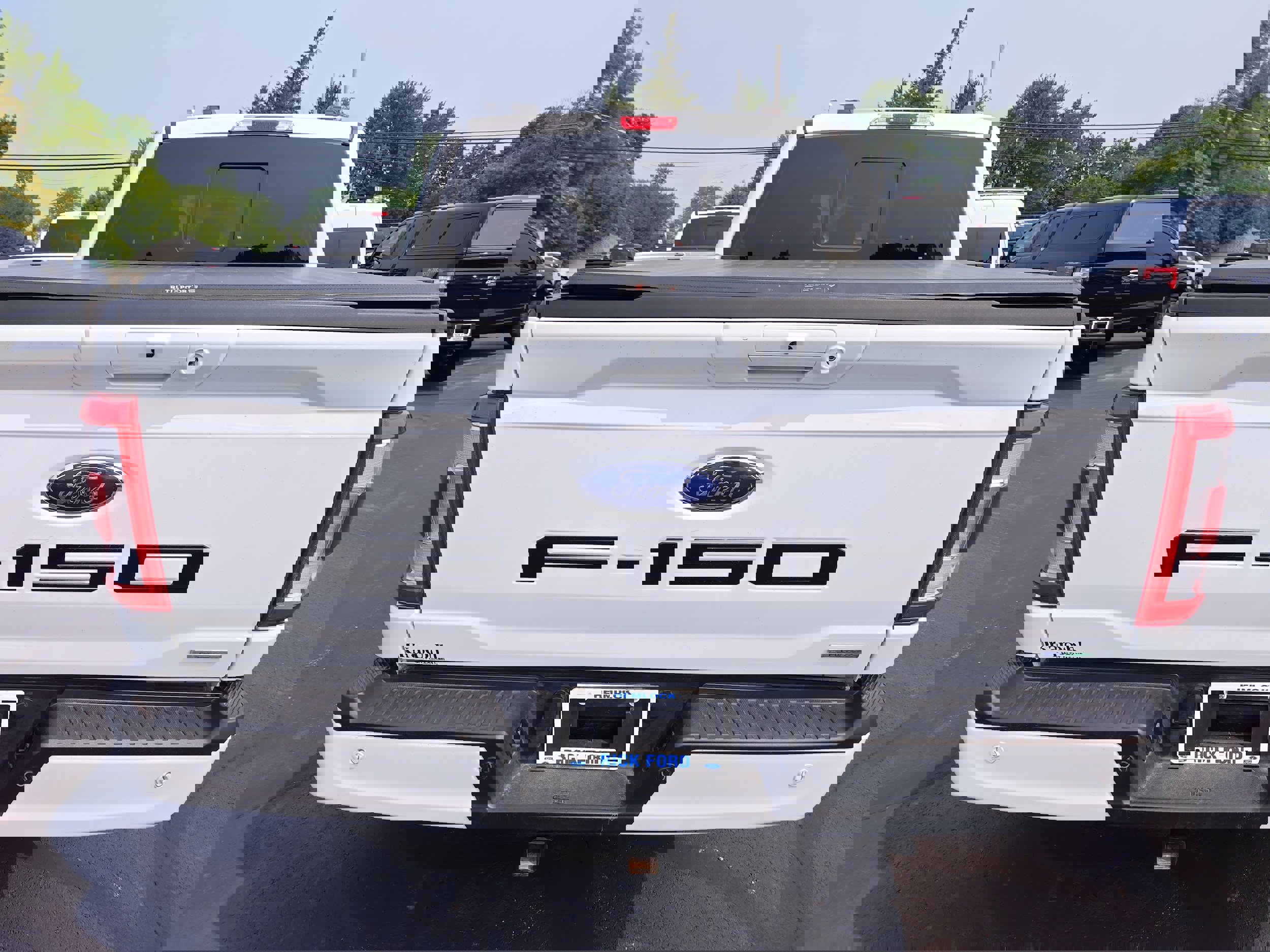 Used 2022 Ford F150 Lariat w/ Equipment Group 502A High image 6