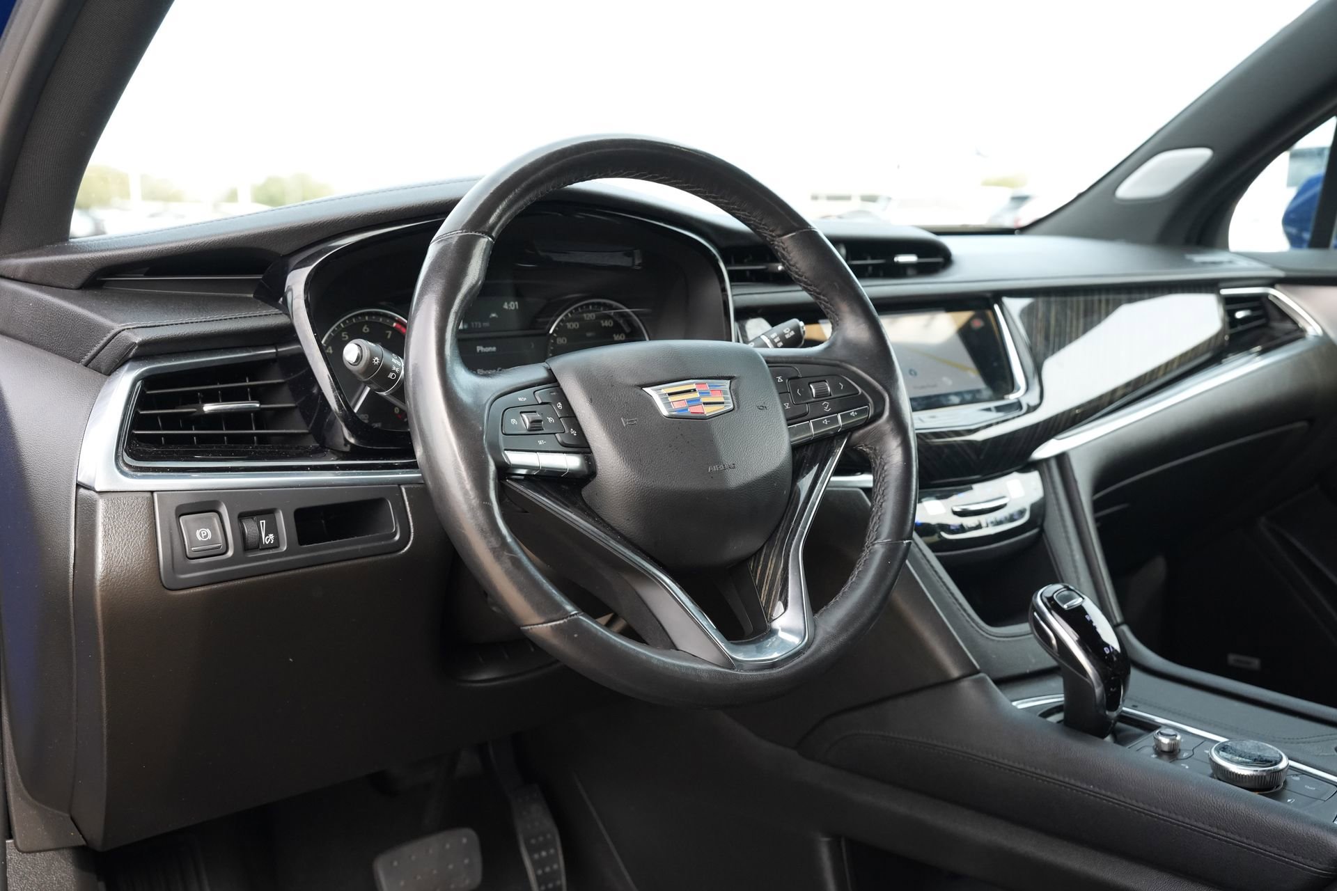 Used 2023 Cadillac XT6 Premium Luxury image 17