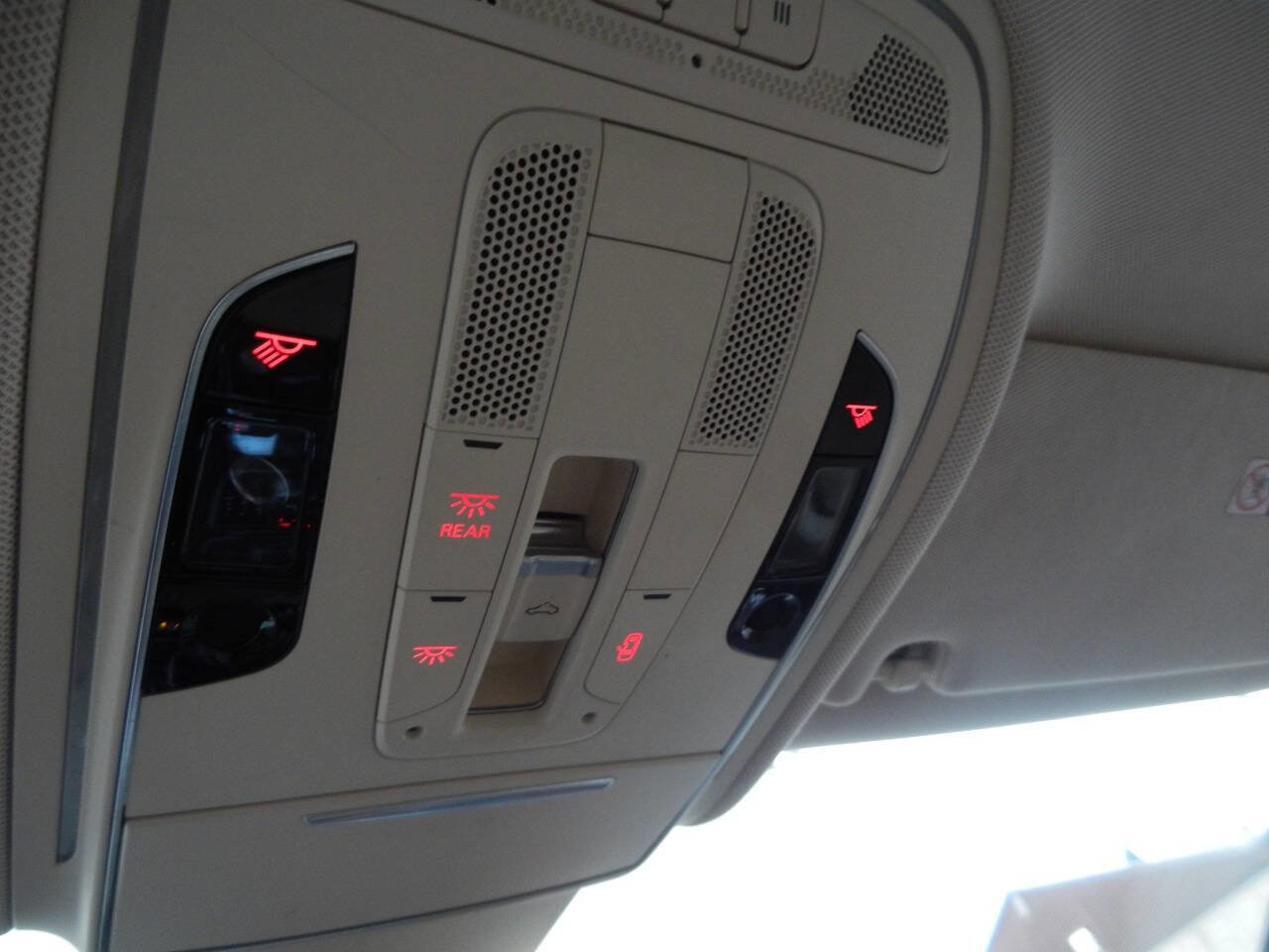 Used 2013 Audi A8 L 3.0T image 45