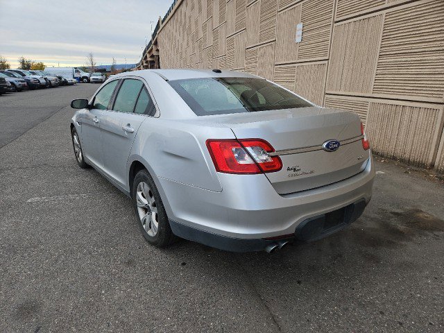 Used 2011 Ford Taurus SEL image 3