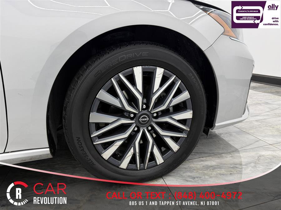 Used 2024 Nissan Altima 2.5 SV FWD image 9