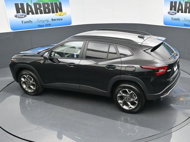 Used 2025 Chevrolet Trax LT w/ LT Convenience Package image 24