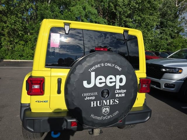 Used 2023 Jeep Wrangler Unlimited Rubicon 4xe w/ Cold Weather Group AWD/4WD image 18