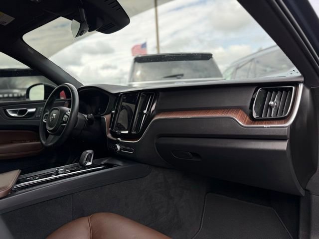 Used 2023 Volvo XC60 B5 Plus AWD/4WD image 21