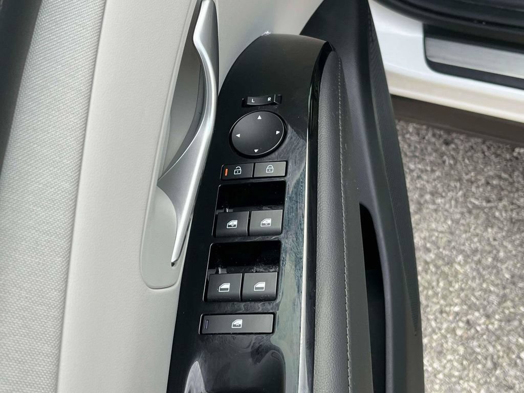 Used 2025 Hyundai Tucson Limited AWD/4WD image 14