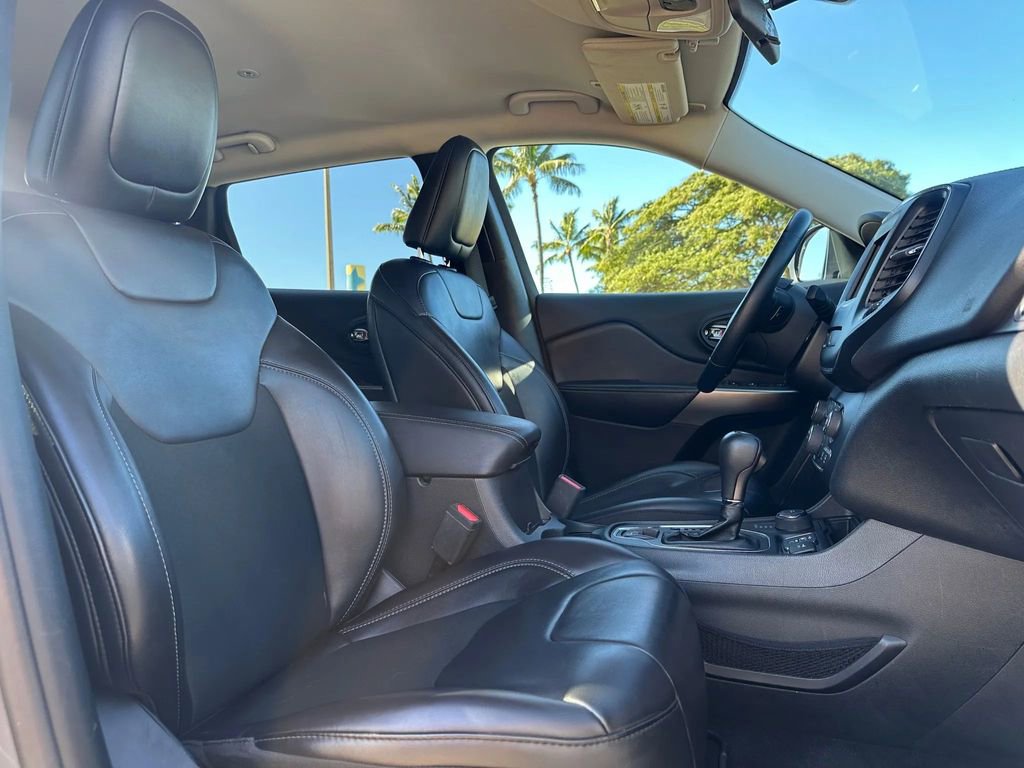 Used 2019 Jeep Cherokee Latitude Plus w/ Cold Weather Group image 9