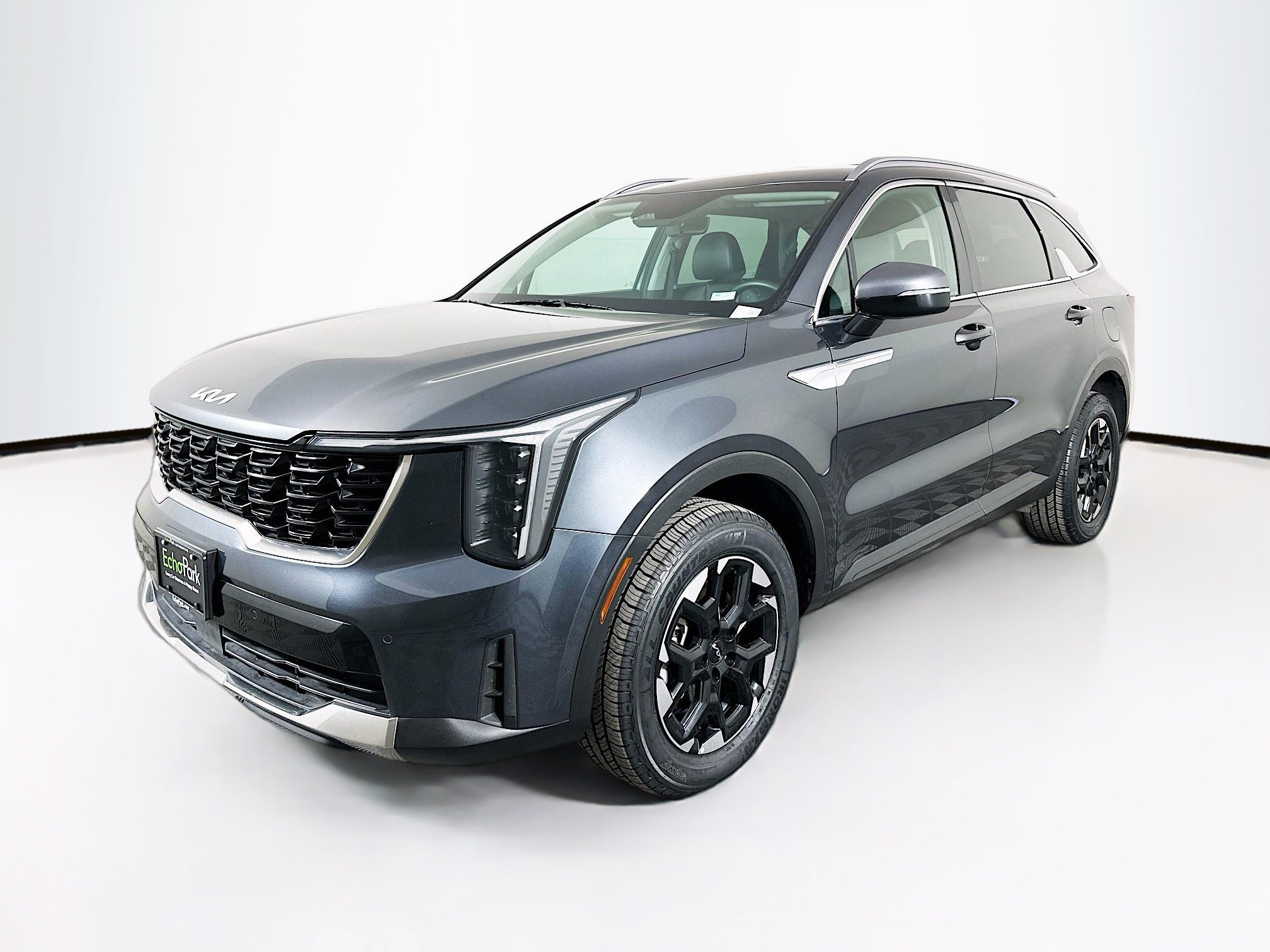 Used 2024 Kia Sorento S image 3