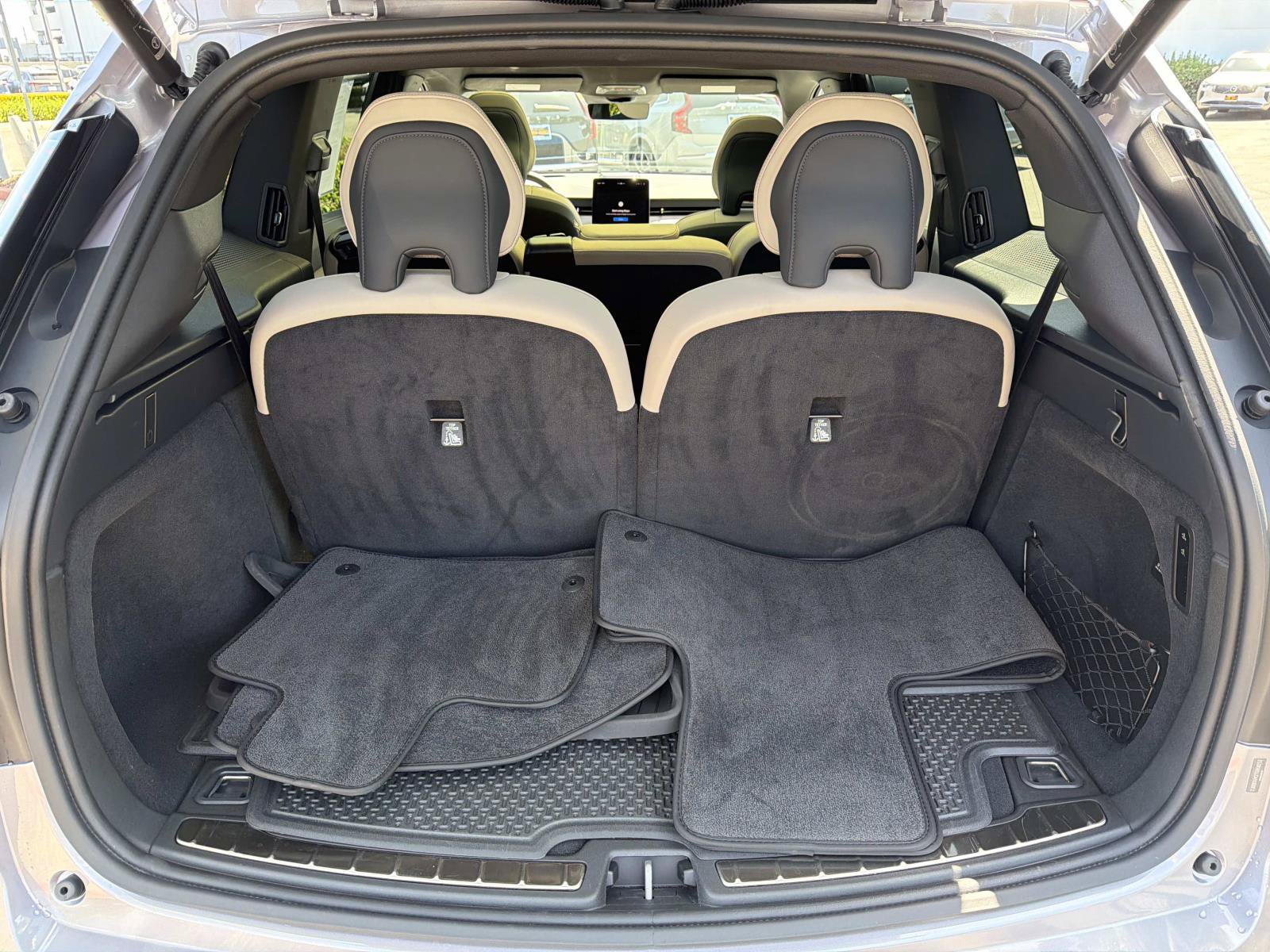 Used 2026 Volvo EX90 Plus RWD image 24