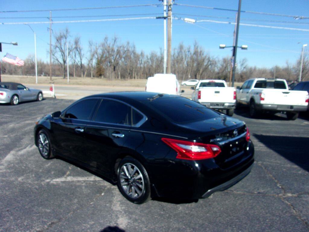 Used 2017 Nissan Altima 2.5 SV w/ Convenience Package image 7