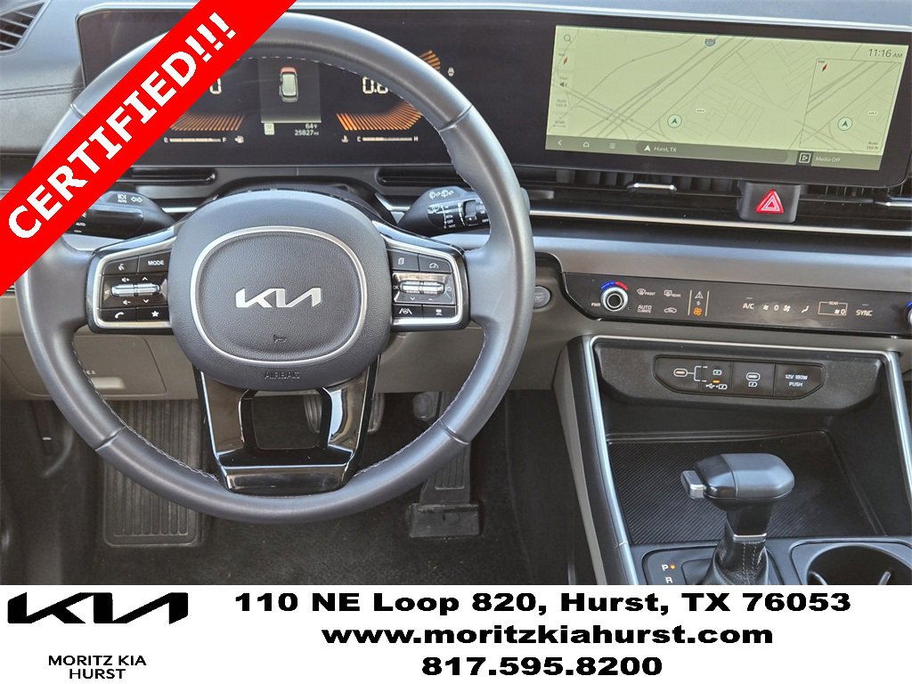 Certified 2025 Kia Carnival image 10