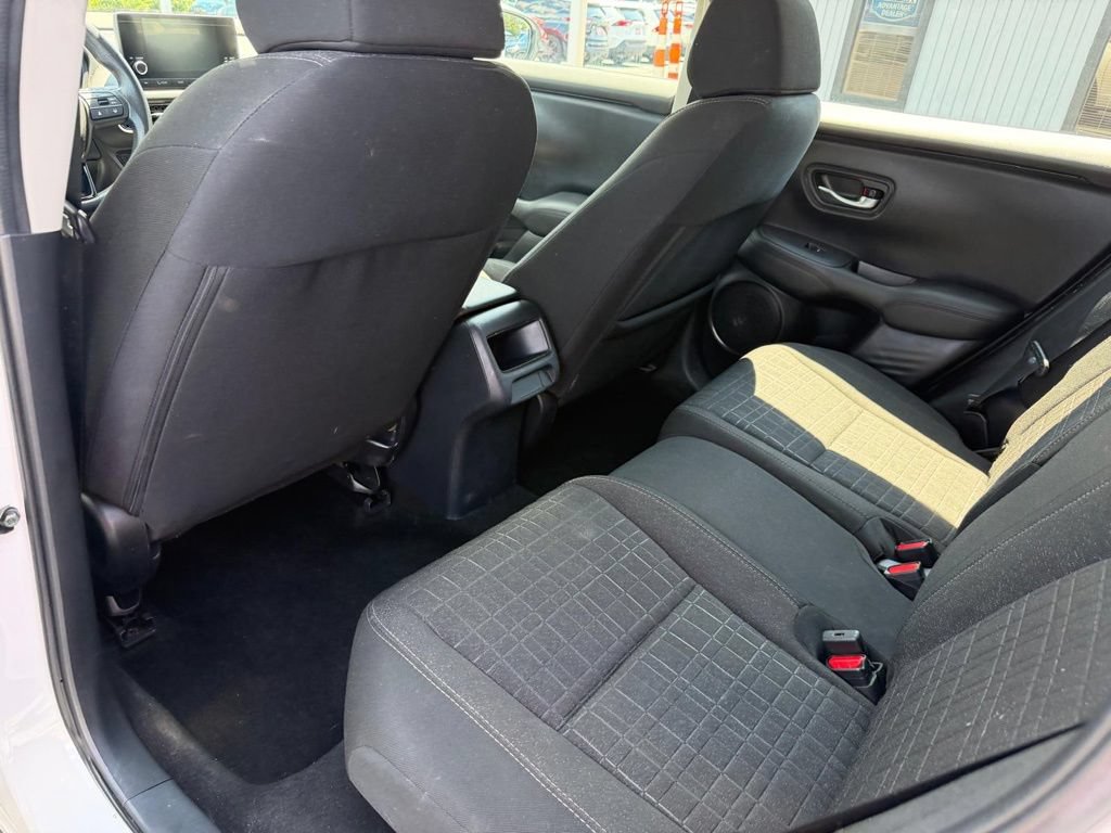 Used 2025 Honda HR-V LX image 16