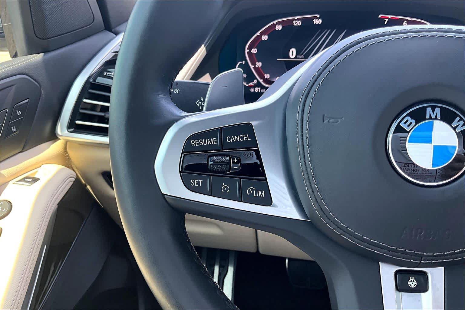 Used 2022 BMW X5 sDrive40i w/ M Sport Package RWD image 24