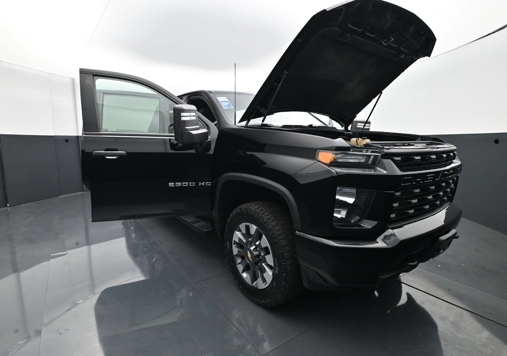 Used 2022 Chevrolet Silverado 2500 Custom w/ Custom Value Package AWD/4WD image 36