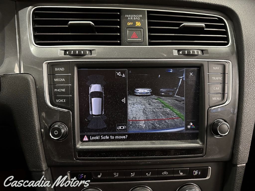 Used 2016 Volkswagen e-Golf SEL Premium image 17