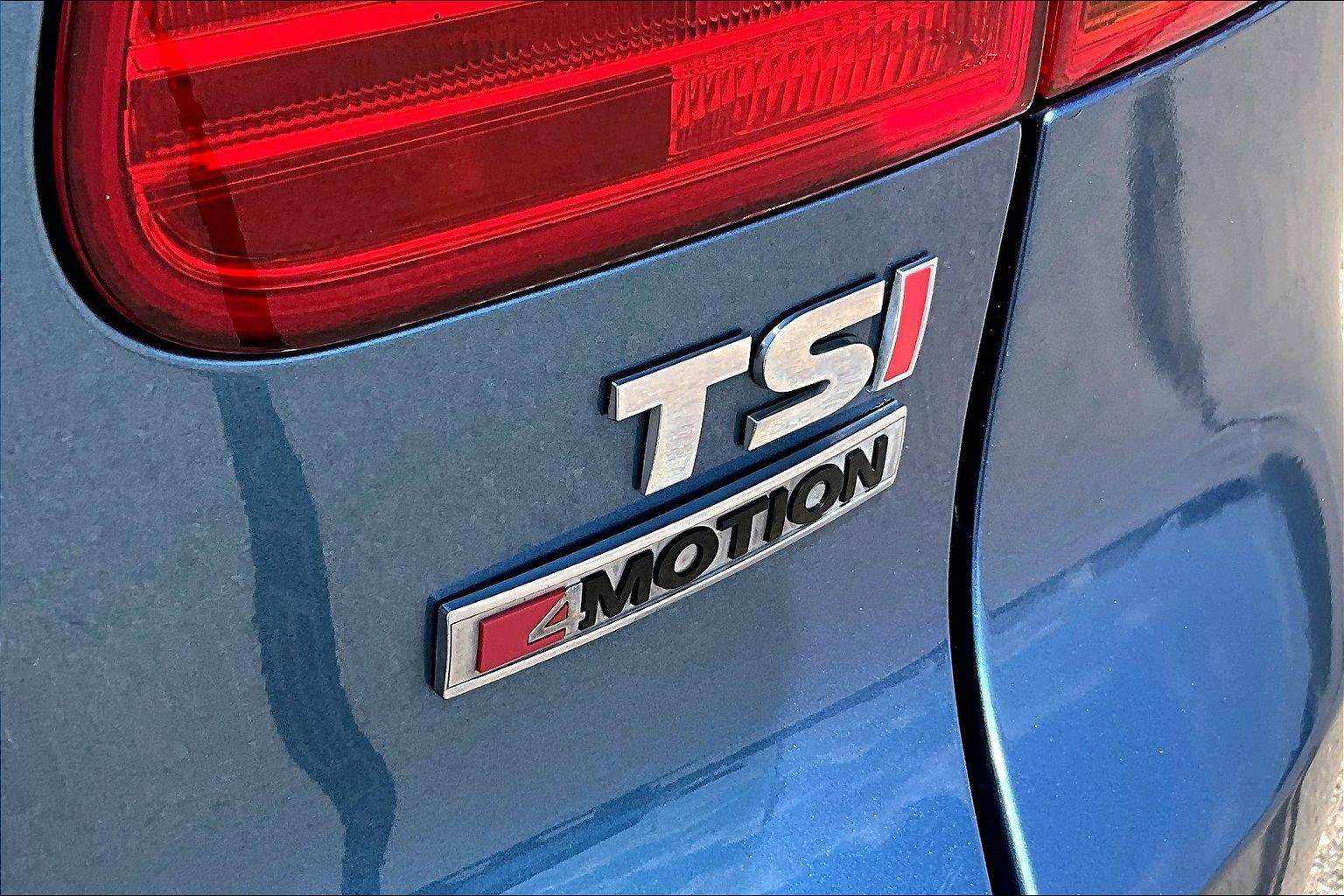 Used 2017 Volkswagen Tiguan Wolfsburg Edition AWD/4WD image 9