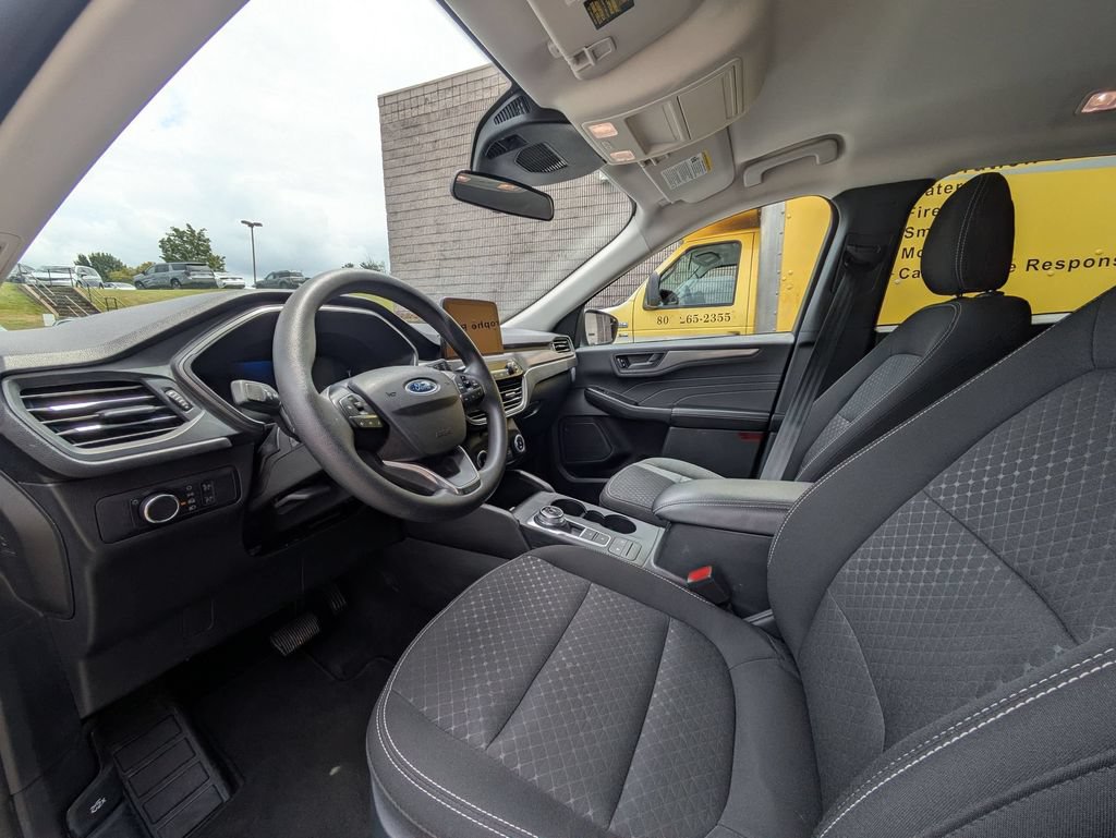 Used 2025 Ford Escape Active AWD/4WD image 15