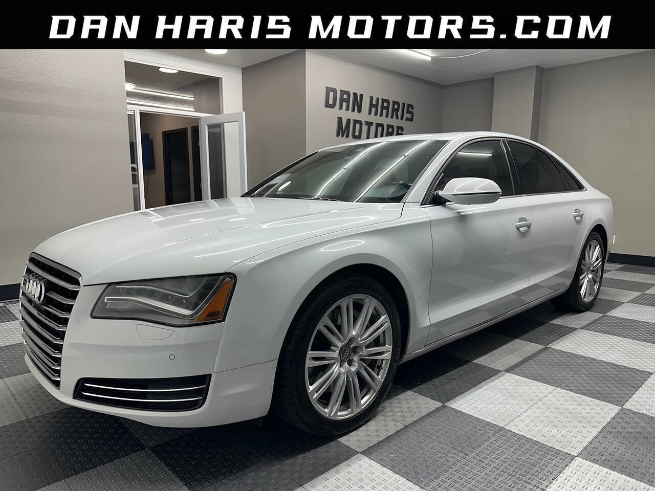 Used 2013 Audi A8 4.0T w/ Convenience Pkg image 1