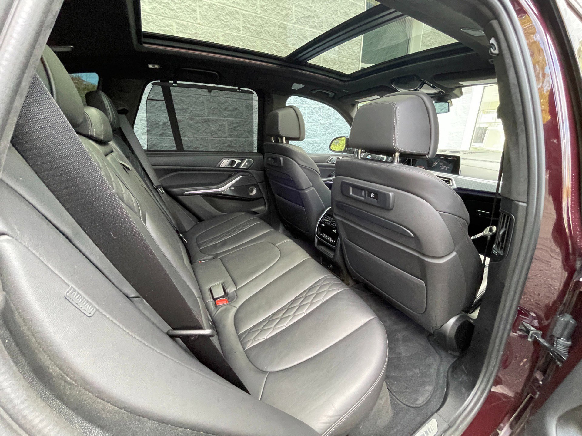 Used 2021 BMW X5 M50i w/ Executive Package image 44