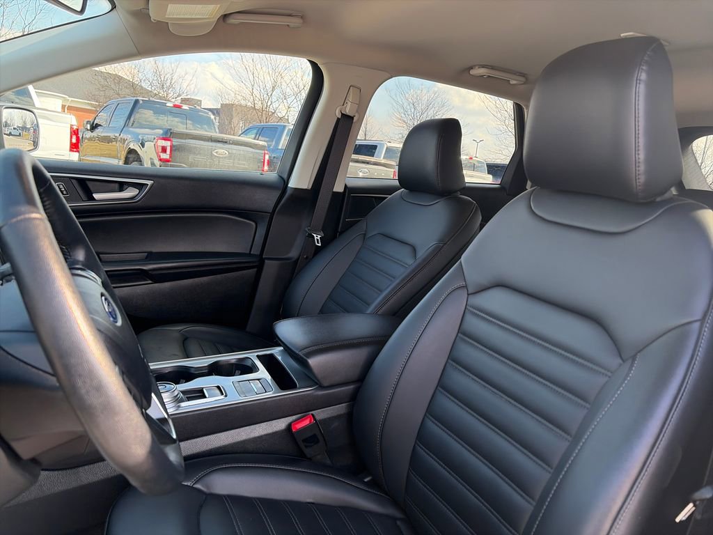Used 2024 Ford Edge SEL w/ Convenience Package image 16