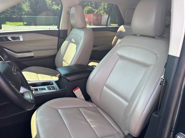 Used 2022 Ford Explorer XLT w/ Equipment Group 202A RWD image 13