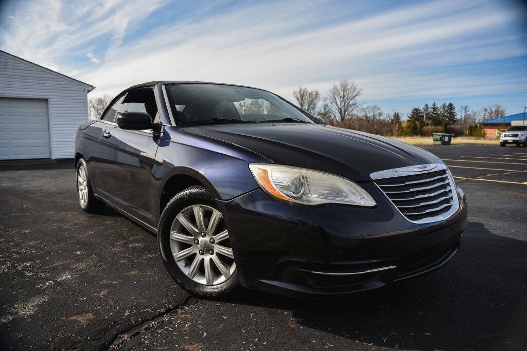 Used 2012 Chrysler 200 Touring FWD image 27