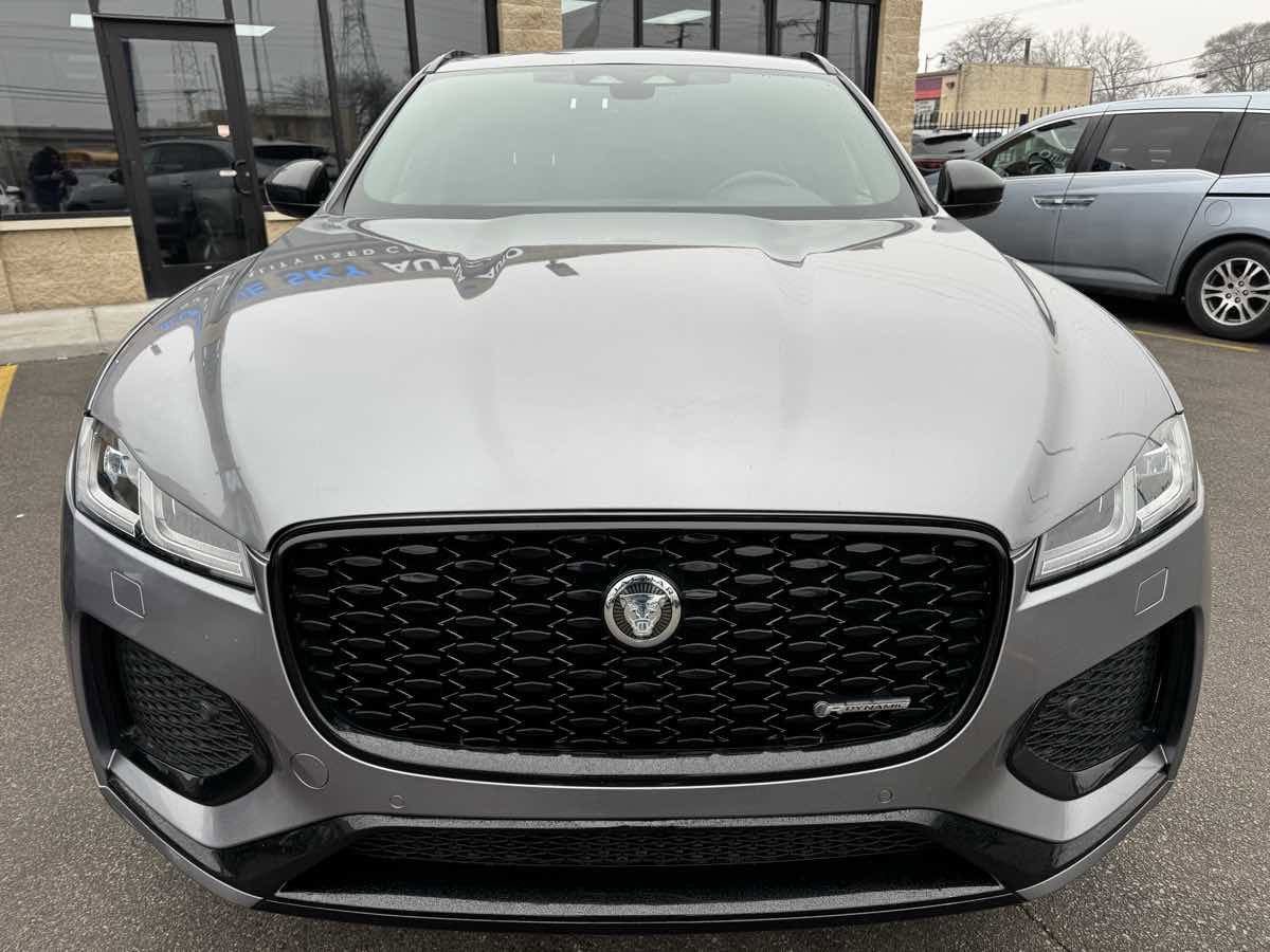 Used 2024 Jaguar F-PACE R-Dynamic S image 2