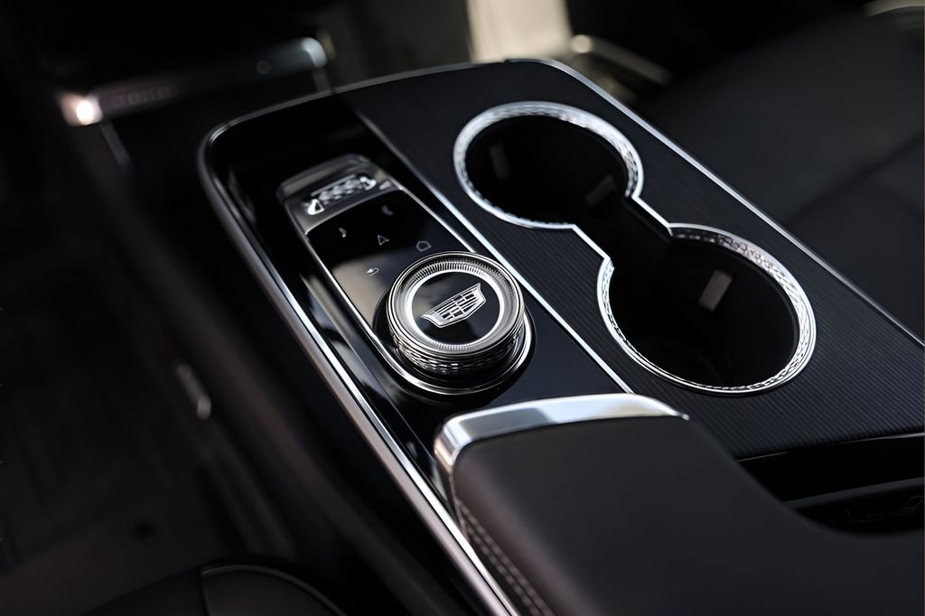 Used 2025 Cadillac Lyriq Luxury w/ LPO, Floor Liner Package image 18