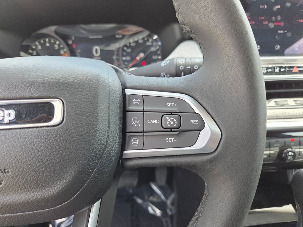 Used 2023 Jeep Compass Latitude w/ Sun and Sound Group image 29