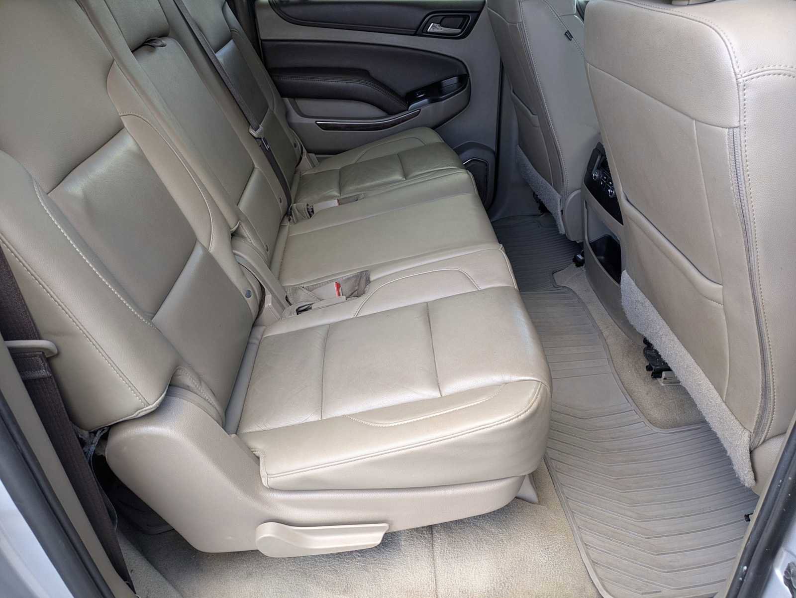 Used 2019 Chevrolet Suburban LT w/ Luxury Package image 20