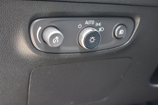 Used 2022 Buick Encore GX Essence FWD image 22