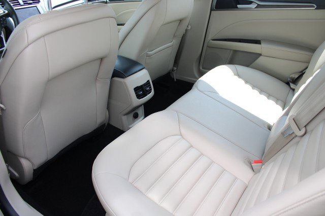 Used 2020 Ford Fusion SEL image 11