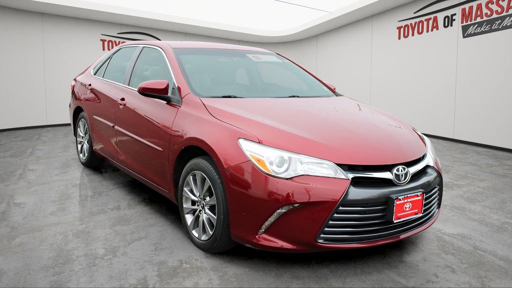 Used 2015 Toyota Camry XLE w/ Moonroof Package FWD image 6