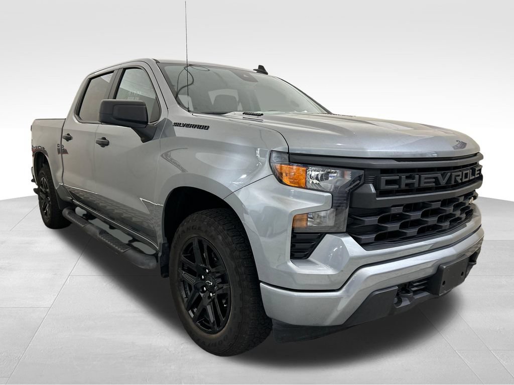 Used 2025 Chevrolet Silverado 1500 Custom w/ Turbomax Blackout Package AWD/4WD image 9