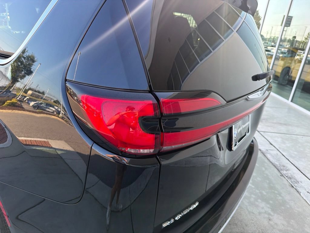 Used 2023 Chrysler Pacifica Touring-L FWD image 15
