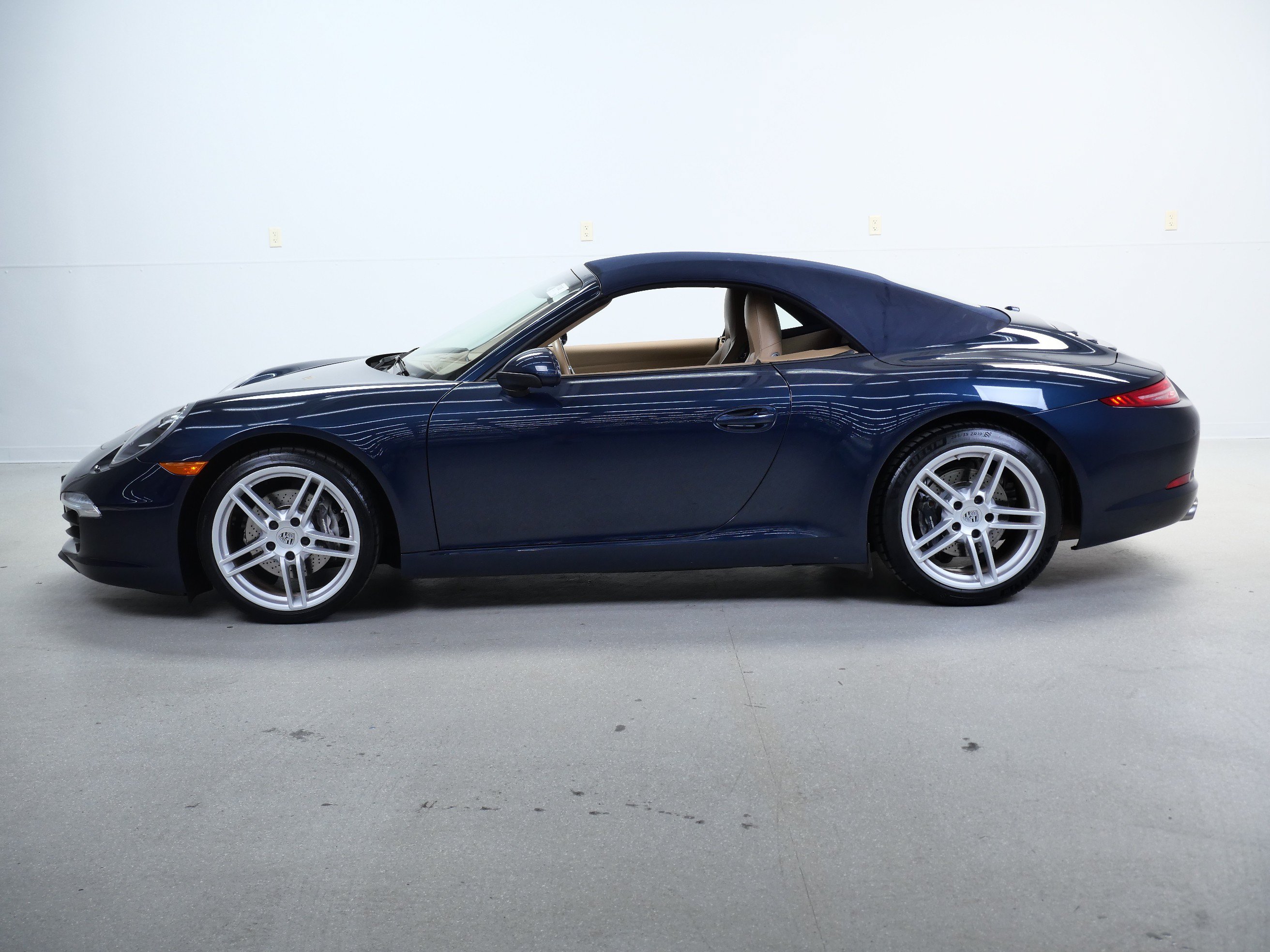 Used 2013 Porsche 911 Carrera RWD image 7