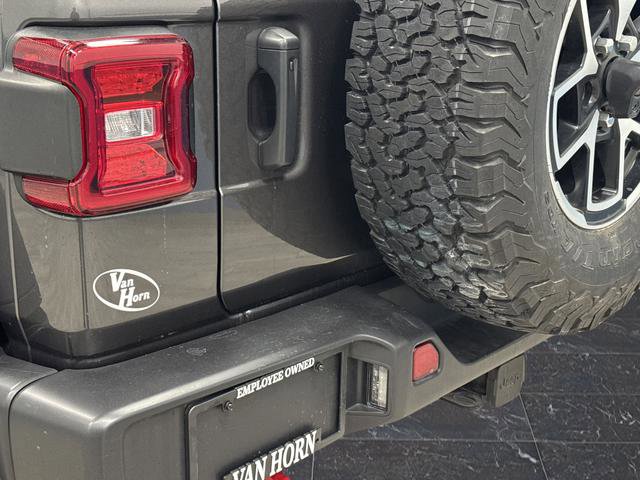 Used 2024 Jeep Wrangler Unlimited Rubicon w/ Convenience Group image 32