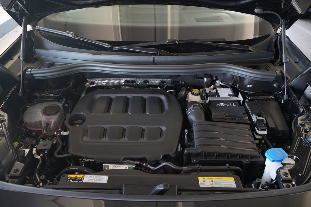 New 2026 Volkswagen Tiguan SE R-Line FWD image 14