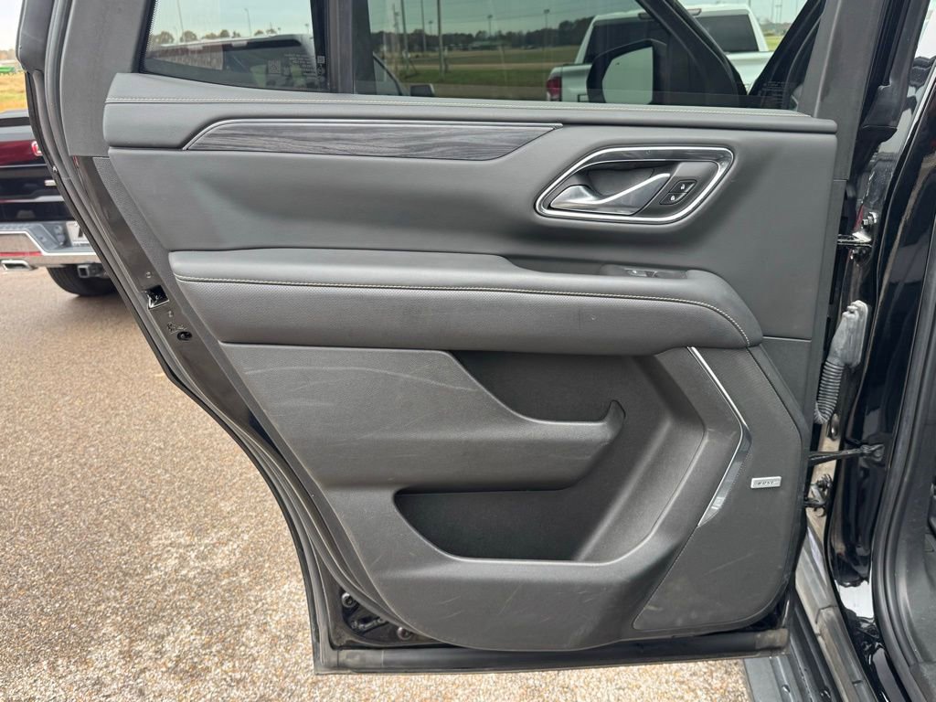 Used 2022 GMC Yukon SLT w/ SLT Premium Package image 38