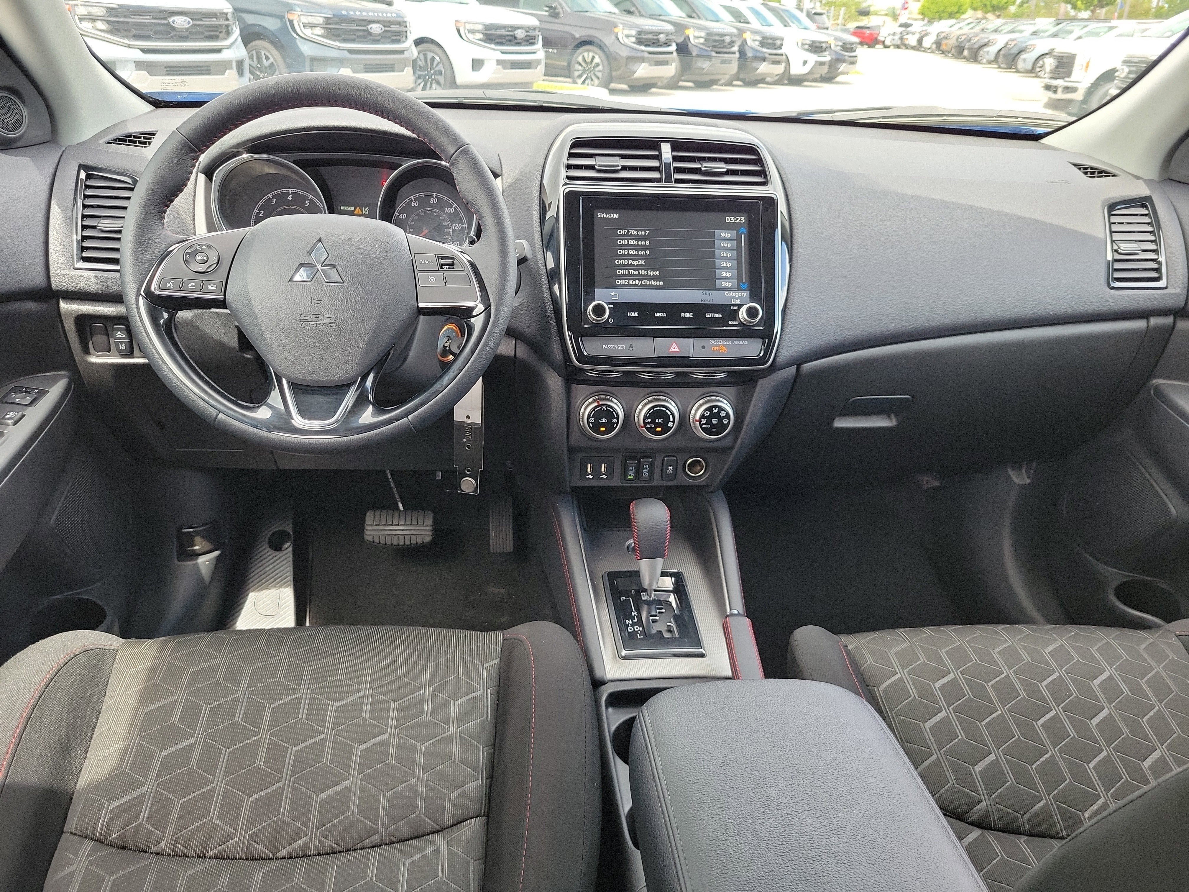 Used 2025 Mitsubishi Outlander Sport LE AWD/4WD image 16