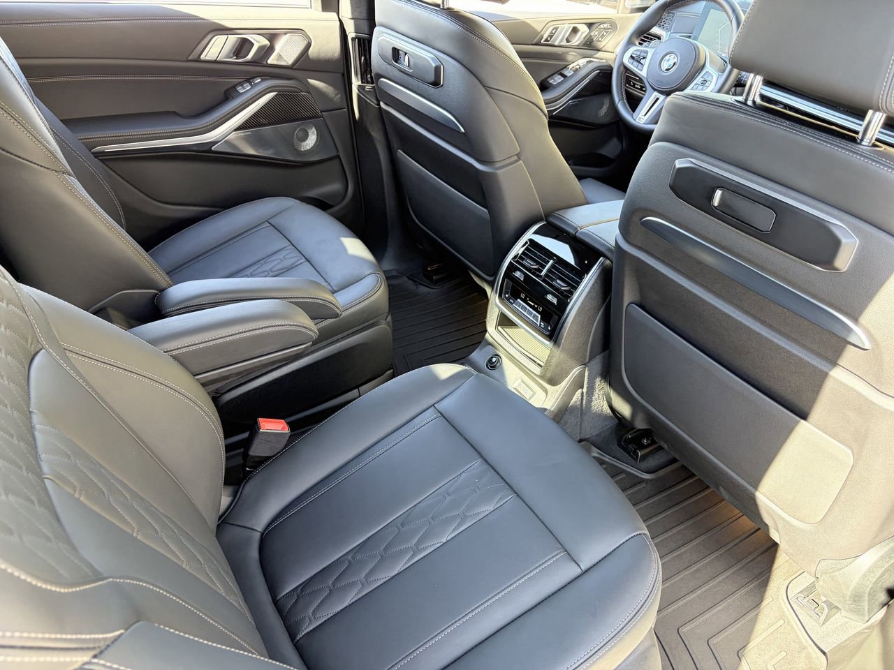 Used 2025 BMW X7 M60i image 15